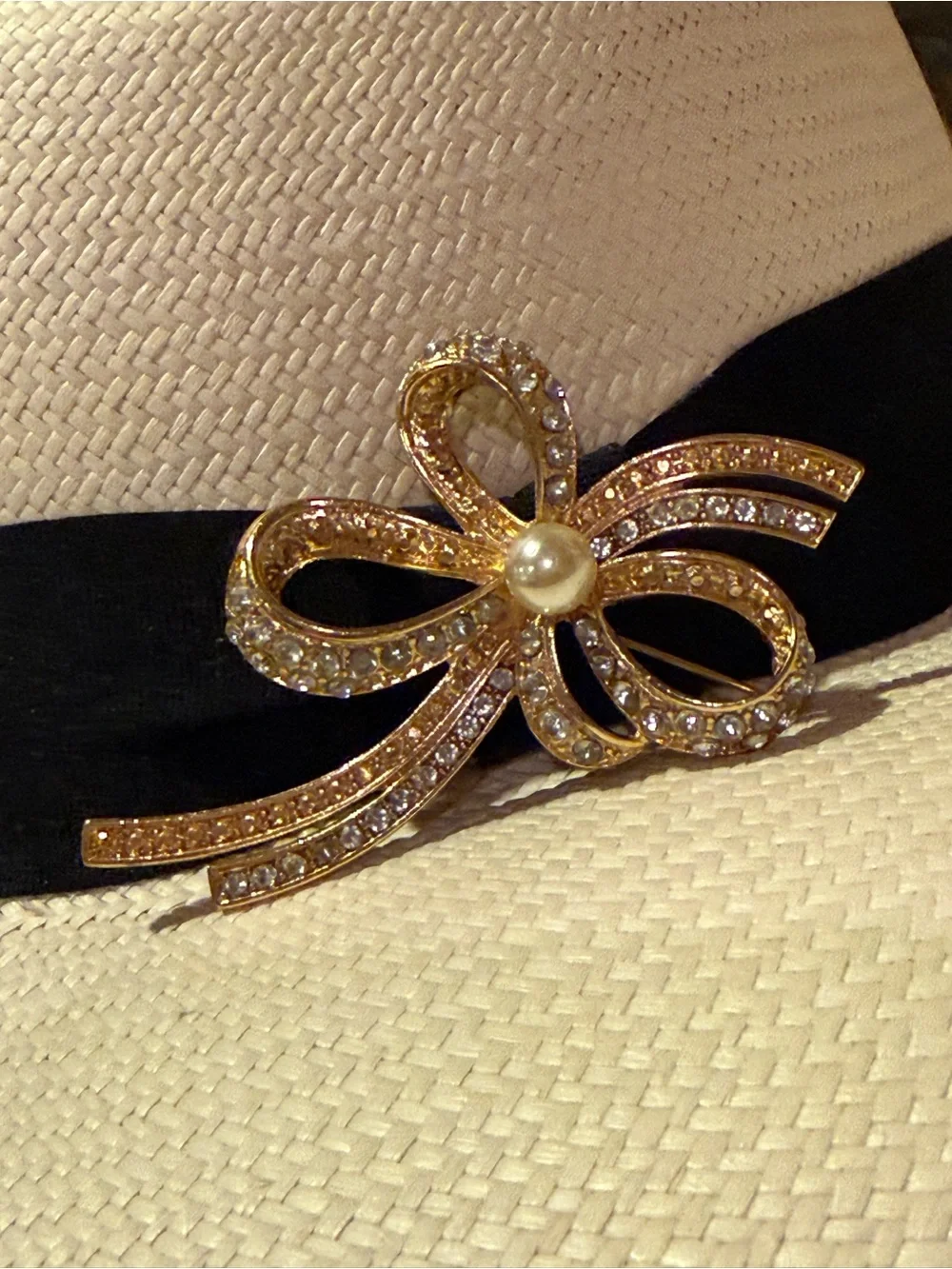 Vintage Gold-Tone Bow Brooch with Pearl and Clear Crystals - Women's Jewelry